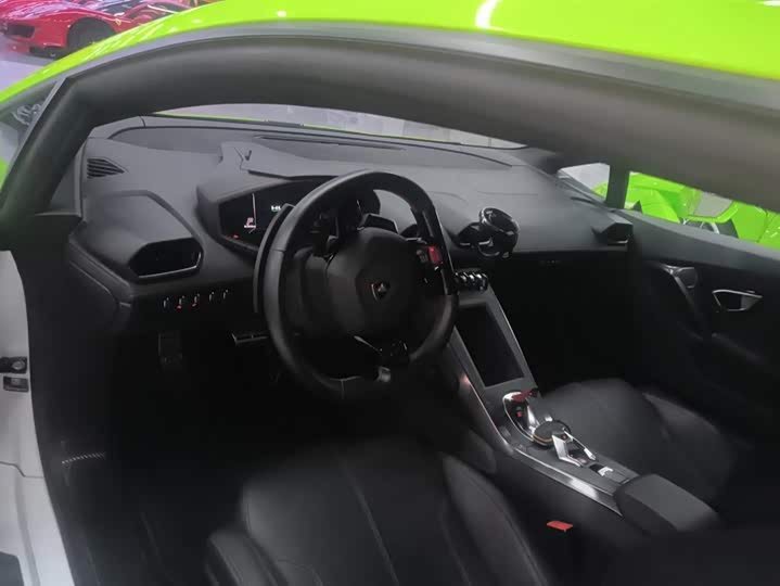 Фото 15 - Lamborghini Huracán