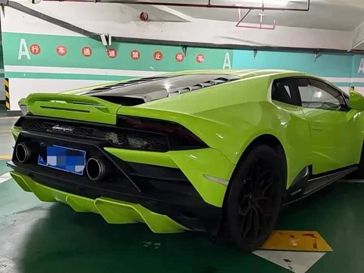 Фото 3 - Lamborghini Huracán