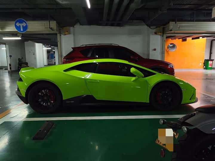 Фото 6 - Lamborghini Huracán