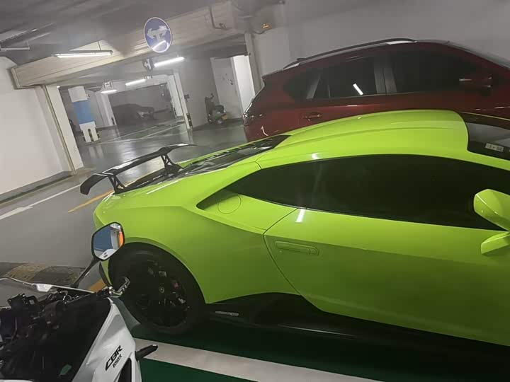 Фото 7 - Lamborghini Huracán