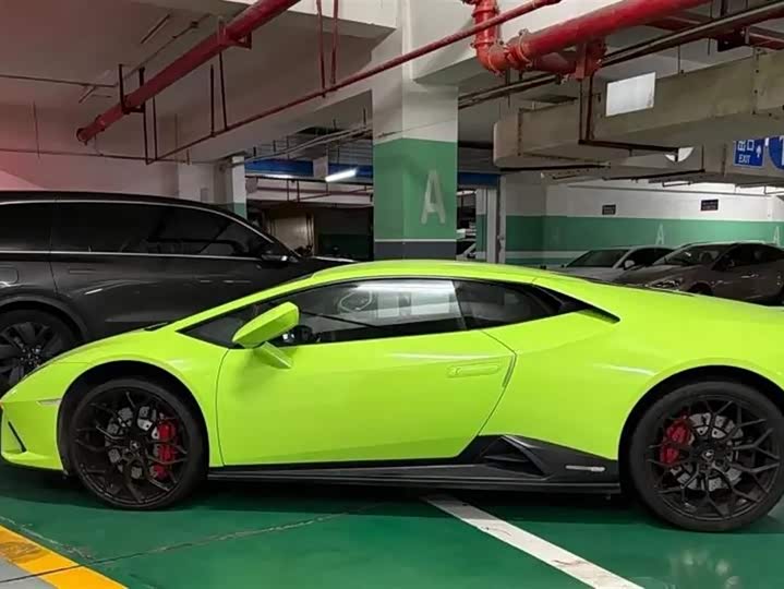 Фото 8 - Lamborghini Huracán