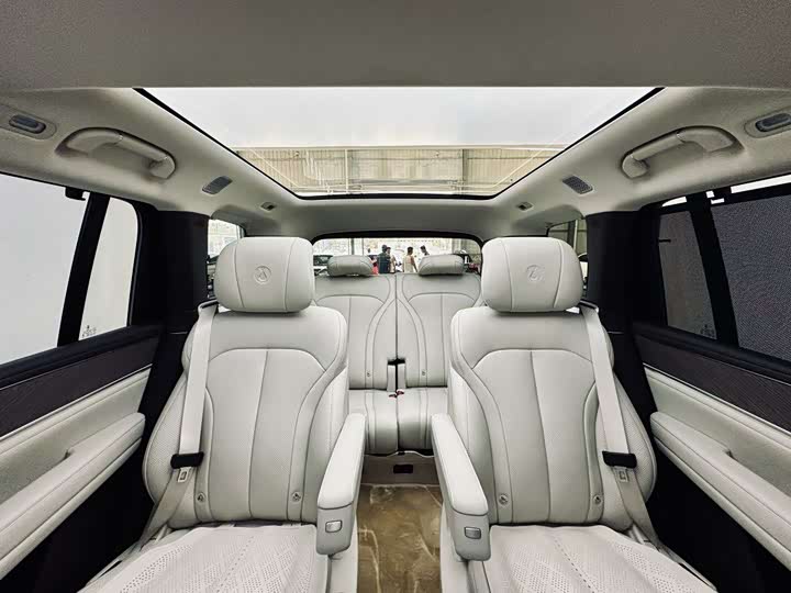 Фото 8 - Denza N9