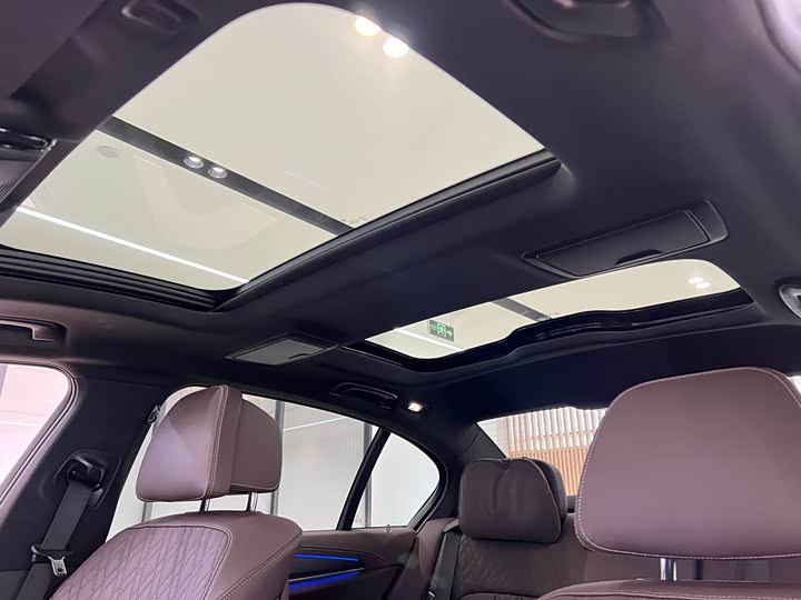 Фото 12 - BMW 5 Series