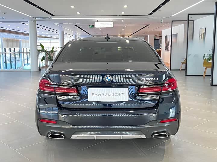 Фото 17 - BMW 5 Series