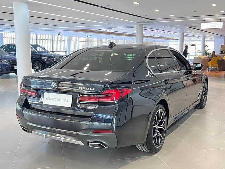 Фото 18 - BMW 5 Series