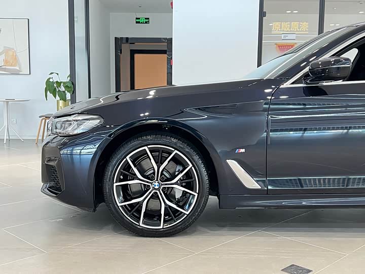 Фото 3 - BMW 5 Series