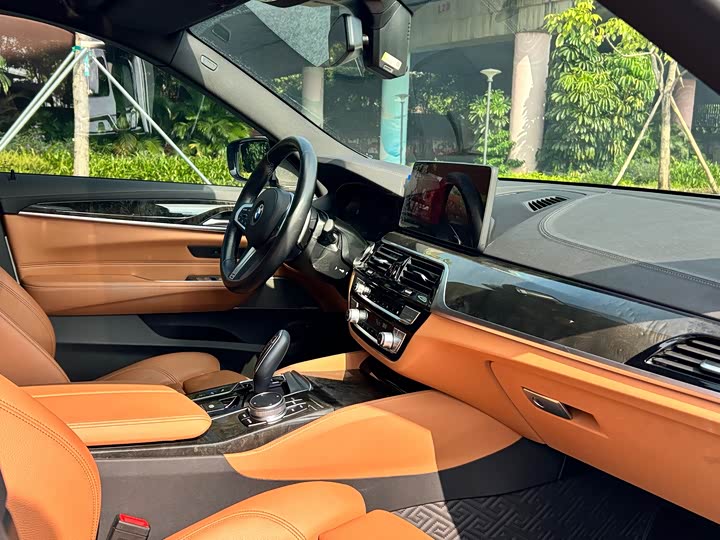 Фото 8 - BMW 6 Series GT