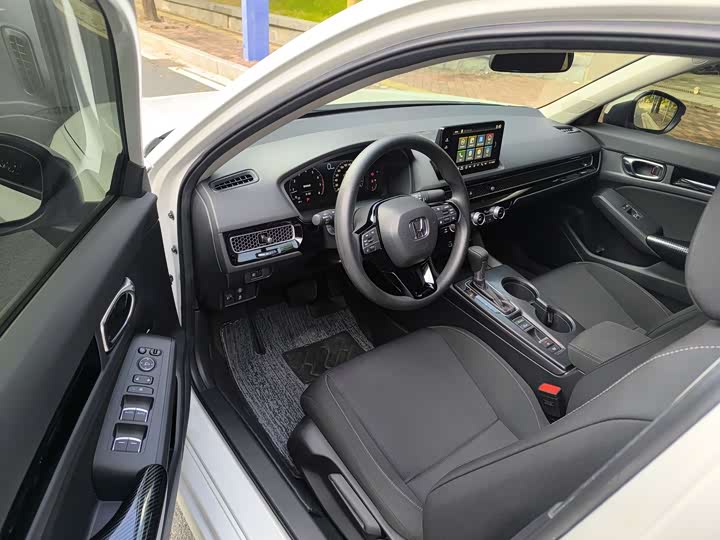 Фото 10 - Honda Civic