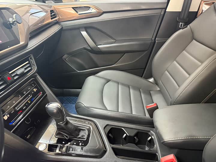 Фото 13 - Volkswagen Tharu