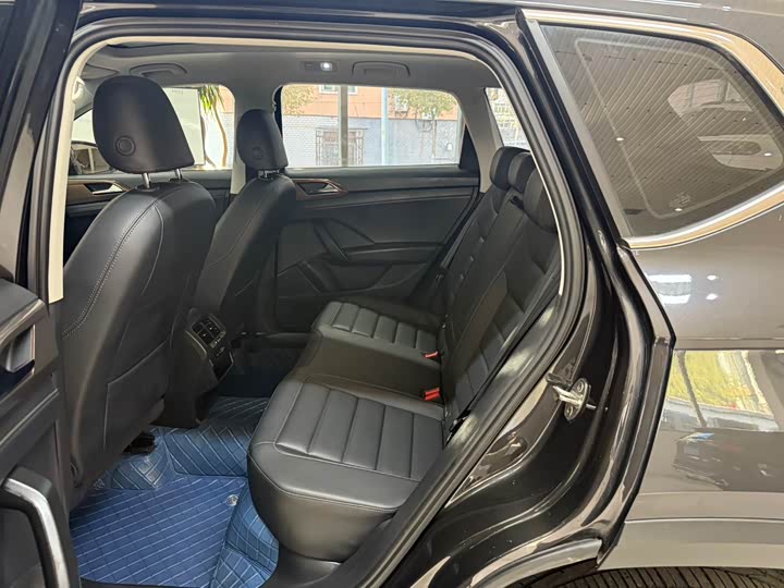 Фото 18 - Volkswagen Tharu