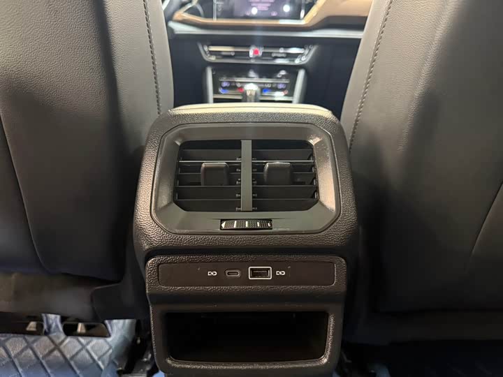 Фото 19 - Volkswagen Tharu