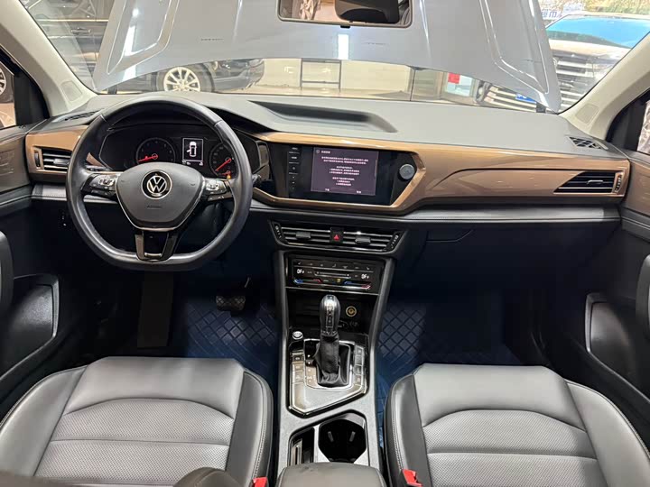 Фото 20 - Volkswagen Tharu