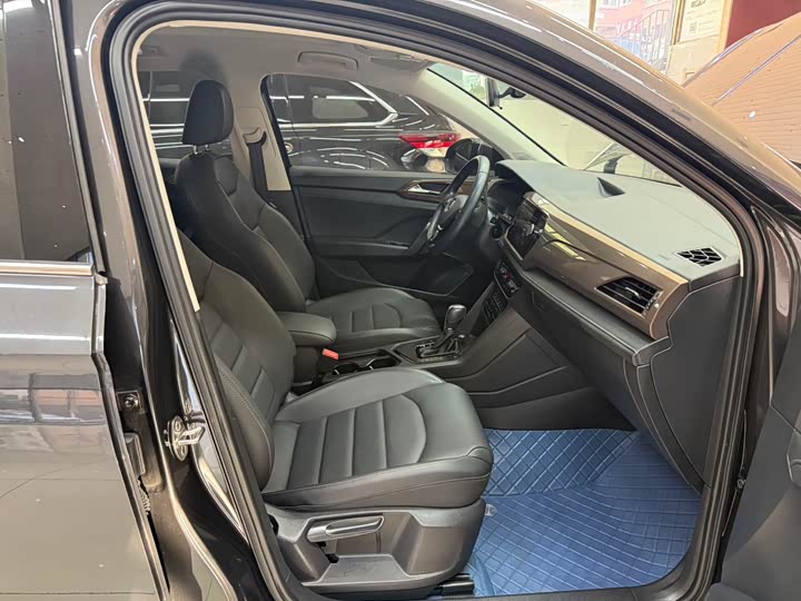 Фото 21 - Volkswagen Tharu