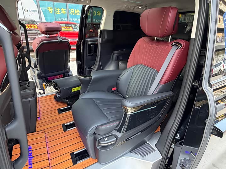 Фото 15 - GAC Trumpchi E9