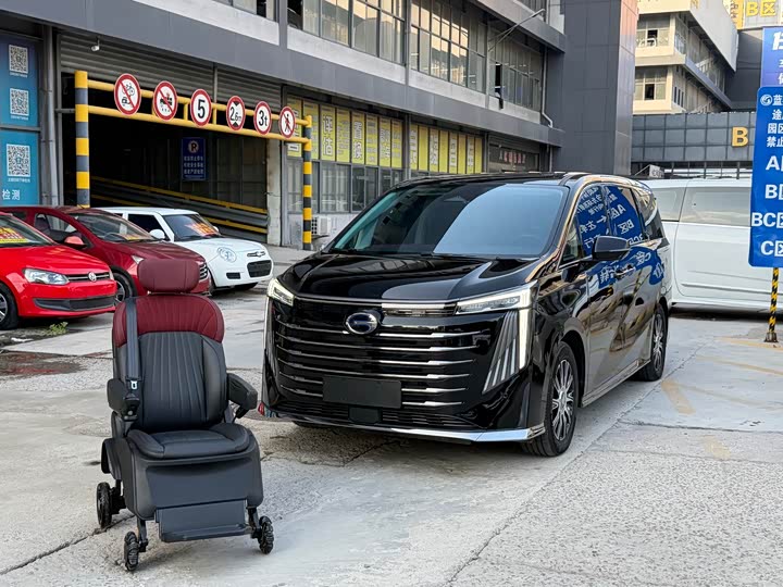 Фото 2 - GAC Trumpchi E9