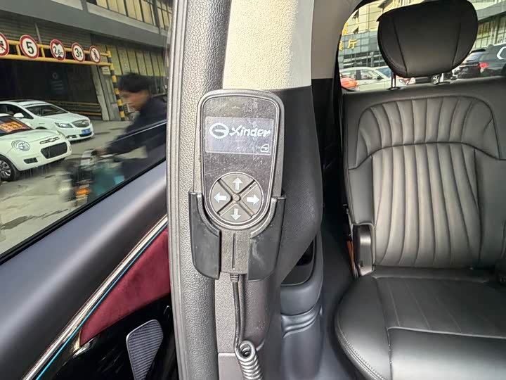 Фото 23 - GAC Trumpchi E9