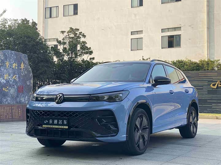 Фото 1 - Volkswagen Tiguan L Pro