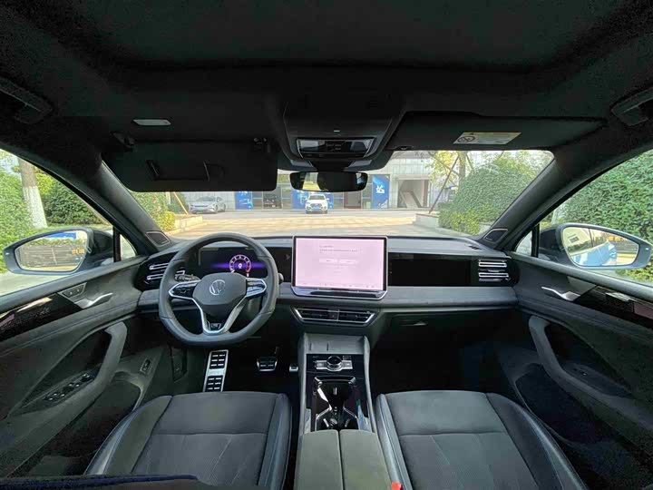 Фото 12 - Volkswagen Tiguan L Pro