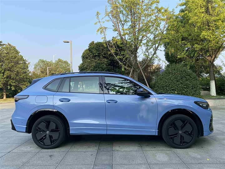 Фото 16 - Volkswagen Tiguan L Pro