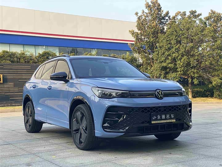 Фото 3 - Volkswagen Tiguan L Pro