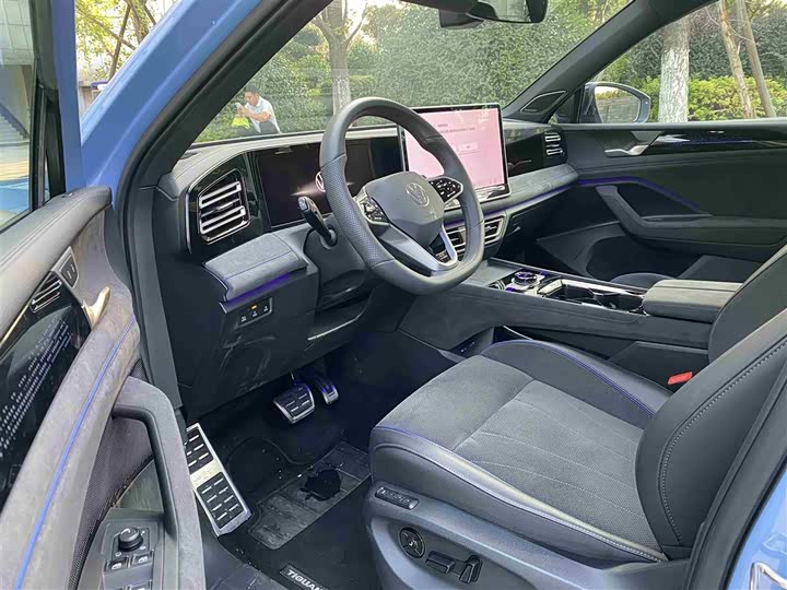 Фото 4 - Volkswagen Tiguan L Pro