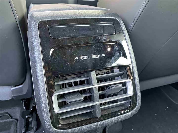 Фото 7 - Volkswagen Tiguan L Pro