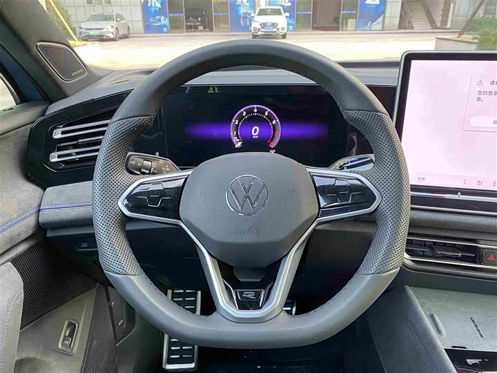 Фото 9 - Volkswagen Tiguan L Pro