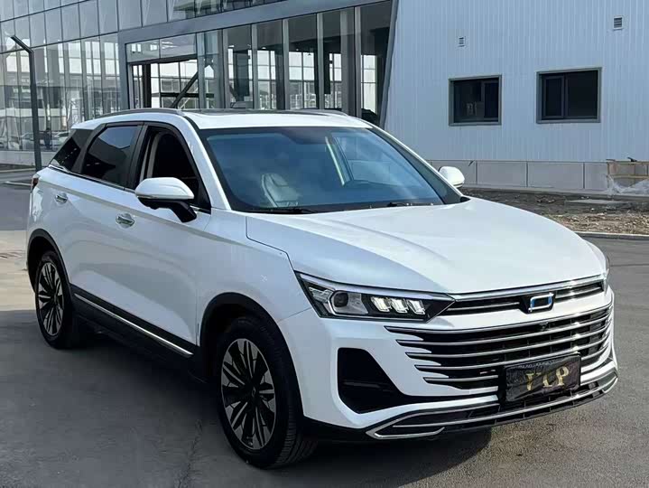 Фото 3 - Bestune T77