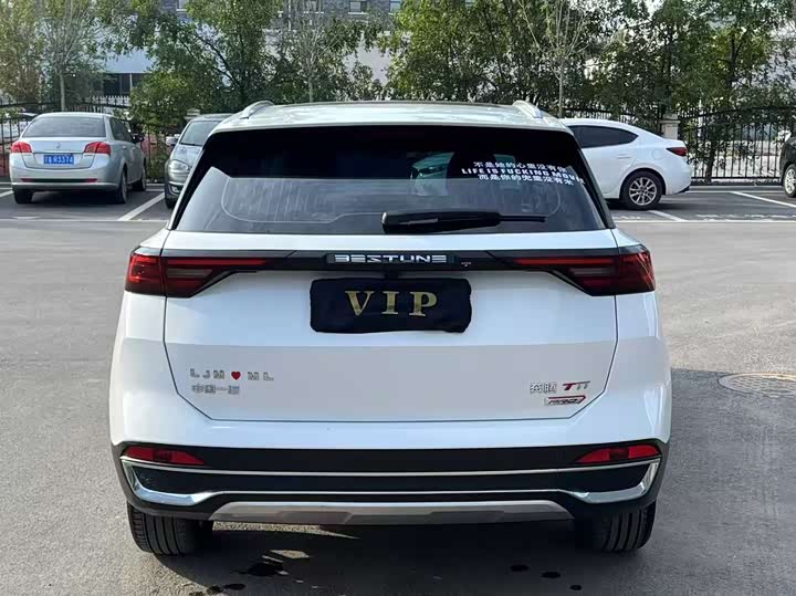 Фото 8 - Bestune T77