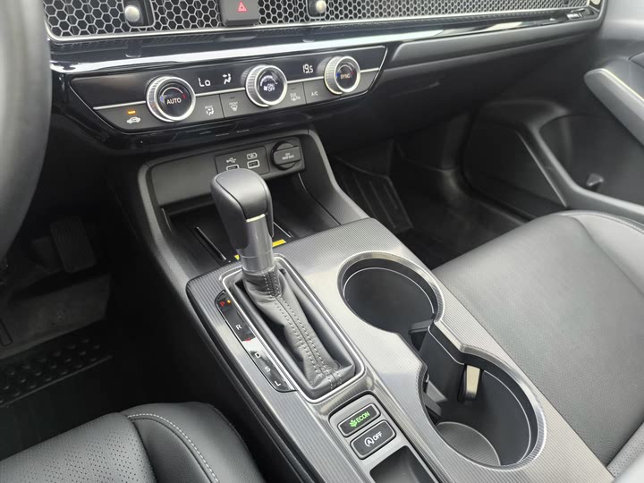 Фото 23 - Honda Civic