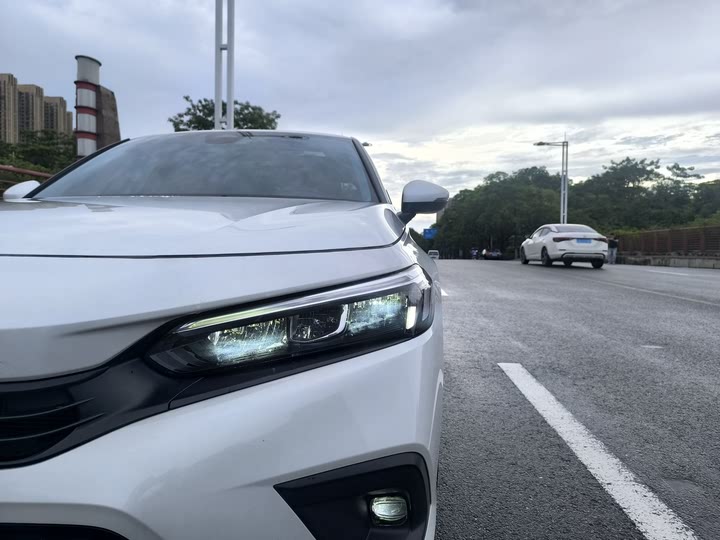 Фото 9 - Honda Civic