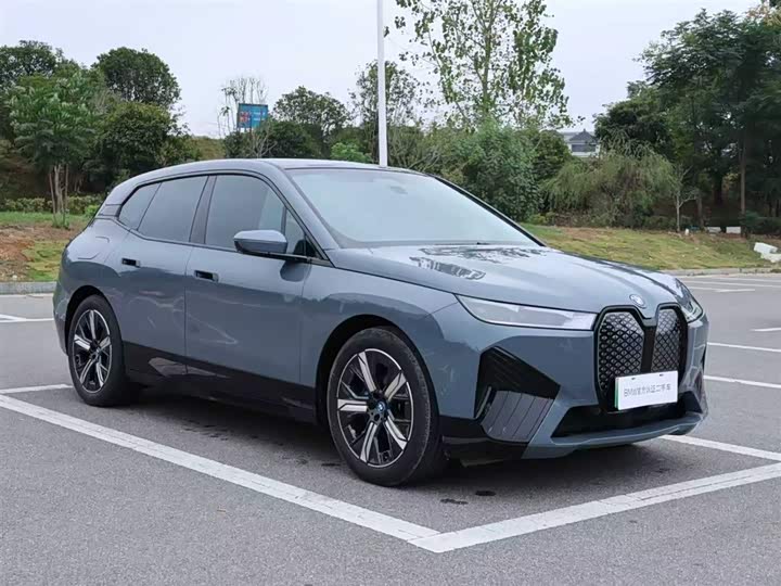 Фото 10 - BMW iX