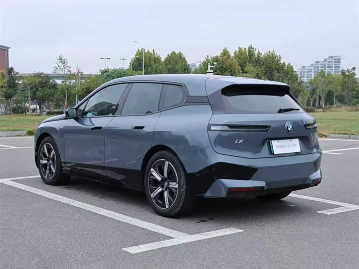 Фото 12 - BMW iX