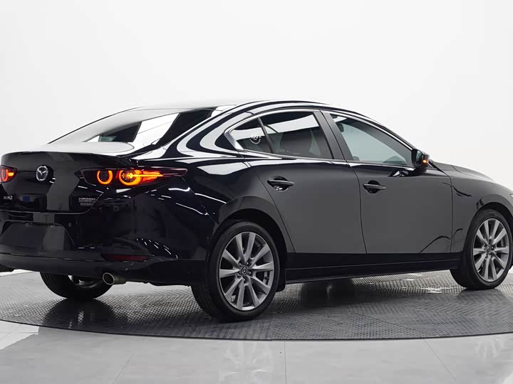 Фото 5 - Mazda 3 (Axela)