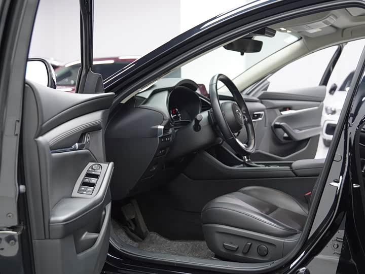 Фото 9 - Mazda 3 (Axela)