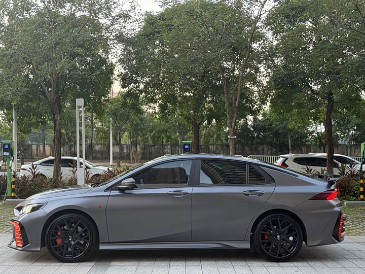 Фото 18 - GAC Trumpchi Empow R