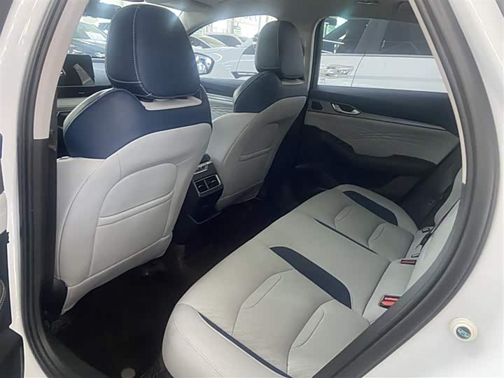 Фото 16 - Geely Preface