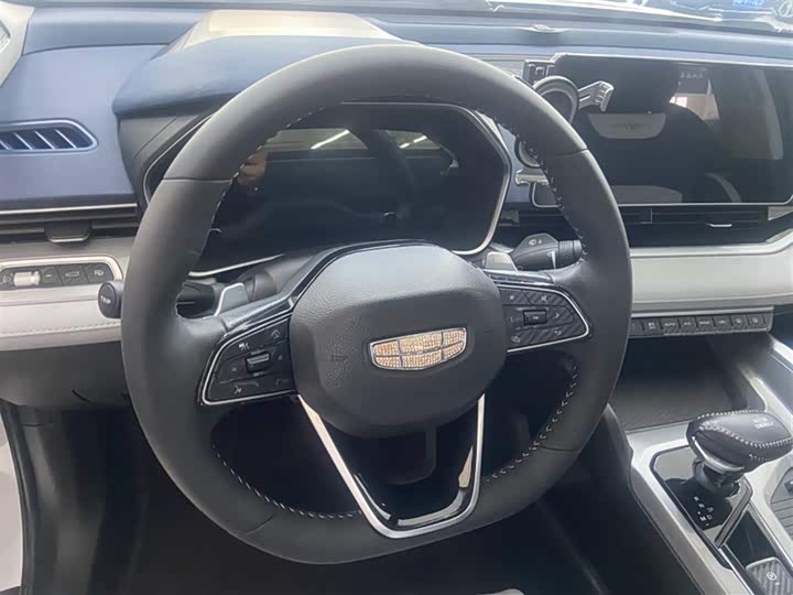 Фото 4 - Geely Preface