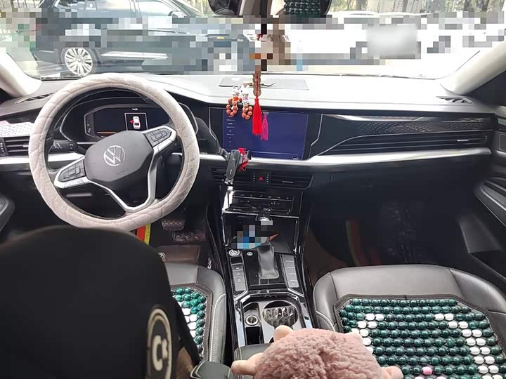 Фото 13 - Volkswagen Passat