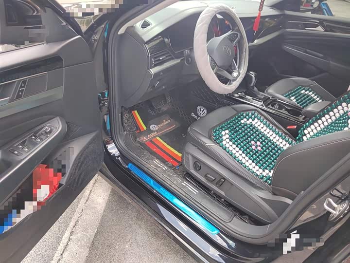 Фото 14 - Volkswagen Passat