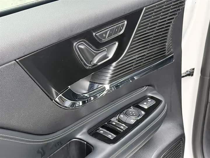 Фото 11 - Lincoln Corsair