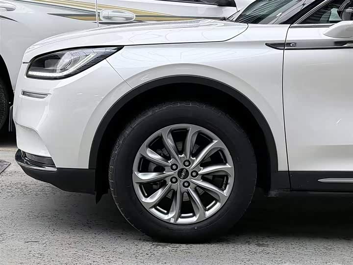 Фото 7 - Lincoln Corsair