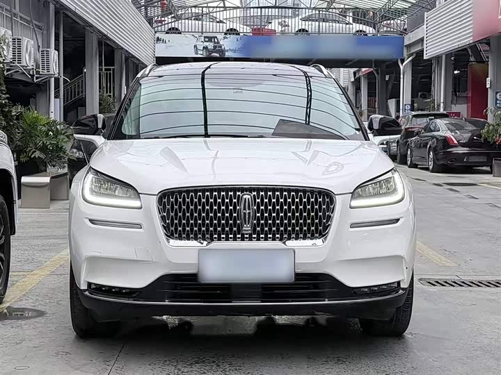 Фото 8 - Lincoln Corsair