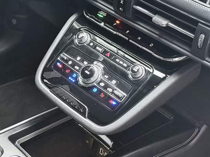 Фото 9 - Lincoln Corsair