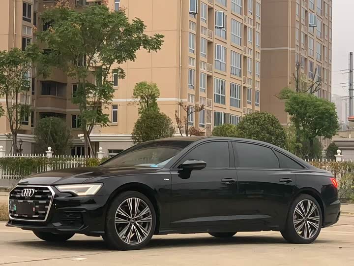 Фото 10 - Audi A6L