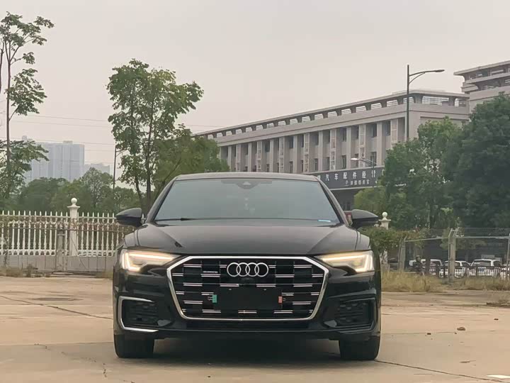 Фото 2 - Audi A6L
