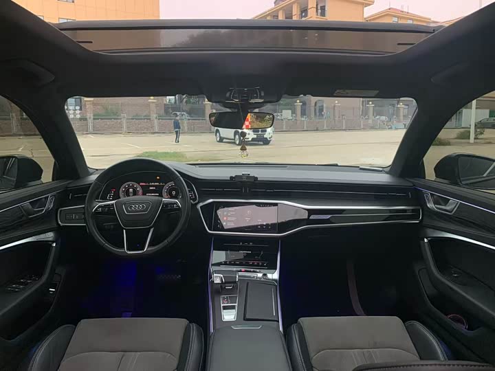 Фото 4 - Audi A6L