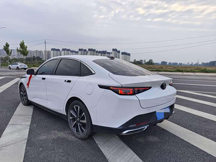 Фото 8 - Changan Yida