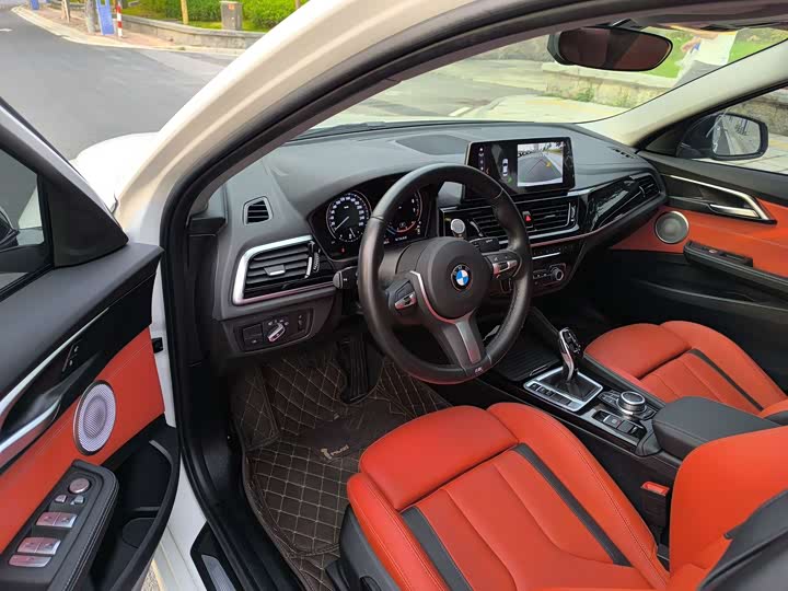 Фото 11 - BMW 1 Series