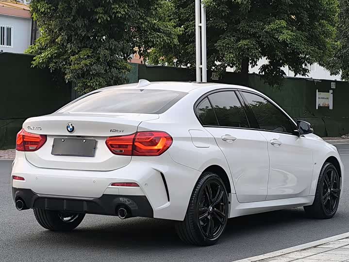 Фото 5 - BMW 1 Series